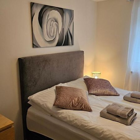 B&B Rooms 3 Double room bed 140x200 DeLux Húsavík Extérieur photo